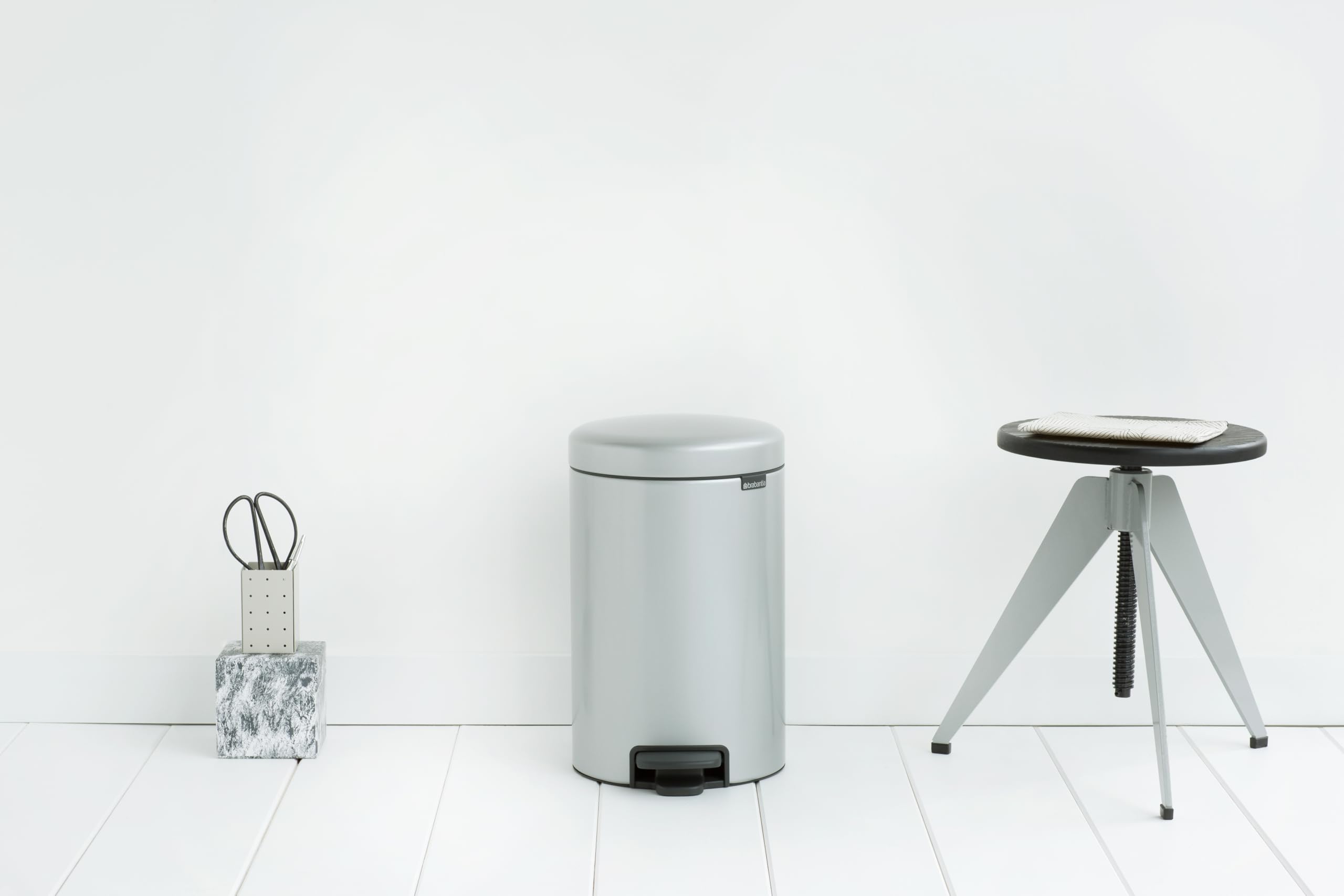 Brabantia ブラバンシア ダストボックス ゴミ箱 12L シルバー brabantia ブラバンシア Brabantia ごみ箱 12L ペダルビン